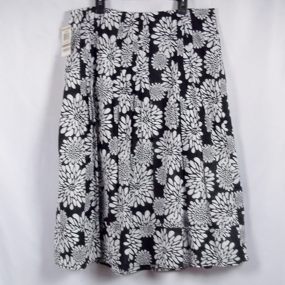 Style & Co Petites Bora Bora Pleated Floral Skirt - Picture 4 of 5